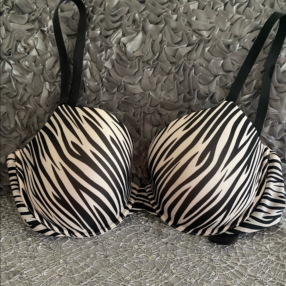 Zebra 🦓 print bra . Size 34 DD from Victoria’s Secret